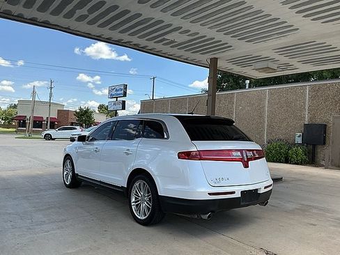 Used 2019 Lincoln MKT AWD image 7