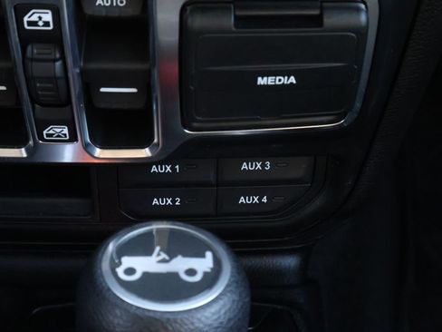 Used 2019 Jeep Wrangler Unlimited Sport S image 23