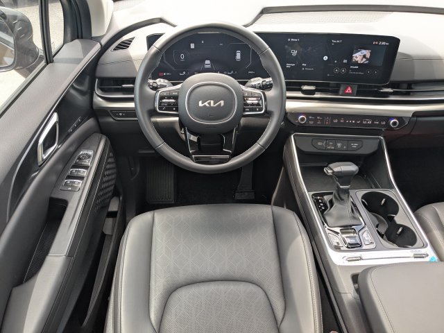 Certified 2026 Kia Carnival SX w/ SX Dark Edition Package FWD image 17