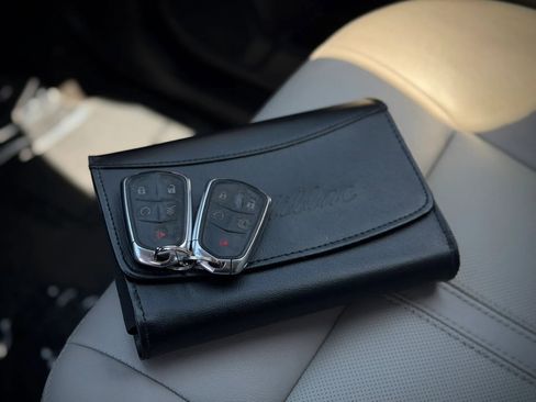 Used 2015 Cadillac SRX Luxury w/ Driver Awareness Package FWD image 21