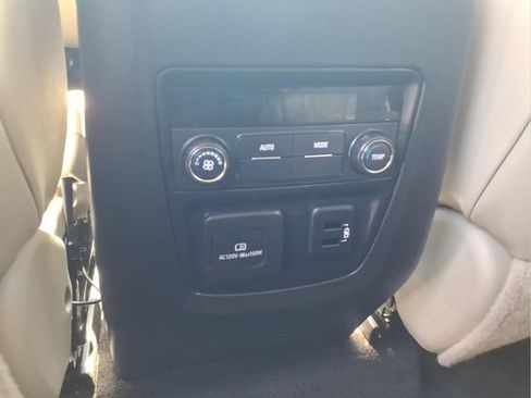 Used 2019 Buick Enclave Essence AWD/4WD image 14