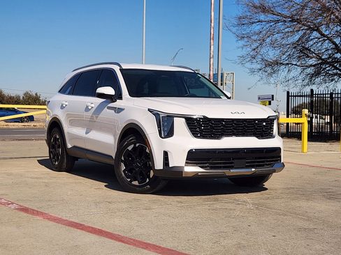 New 2025 Kia Sorento S image 1