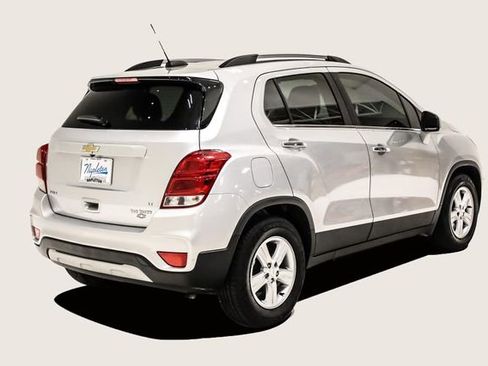 Used 2019 Chevrolet Trax LT w/ LT Convenience Package image 6