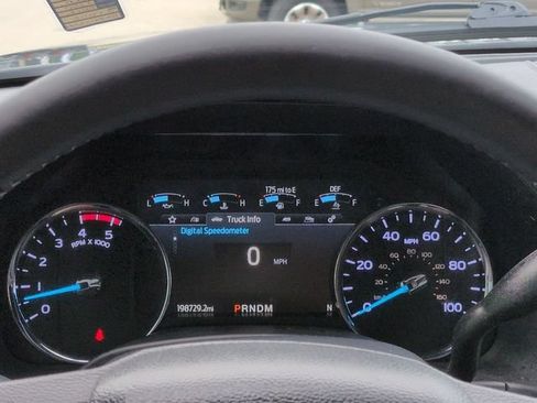 Used 2022 Ford F250 Lariat w/ Black Appearance Package AWD/4WD image 29