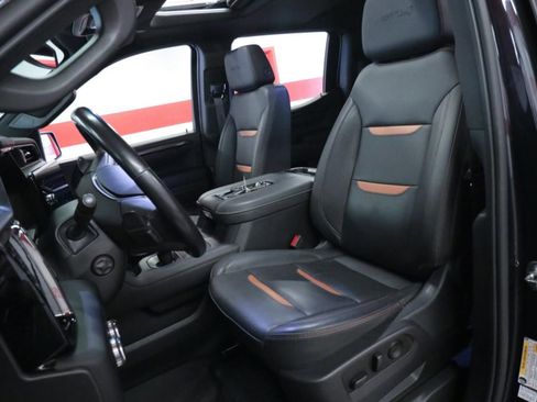 Used 2022 GMC Sierra 1500 AT4 w/ AT4 Preferred Package image 11