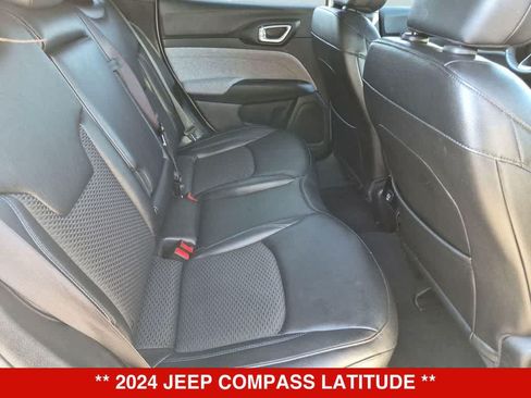 Used 2024 Jeep Compass Latitude AWD/4WD image 19