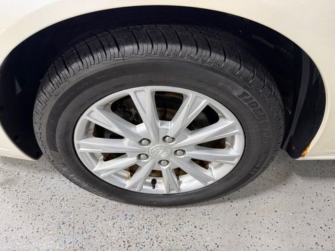 Used 2009 Buick Lucerne CX image 21