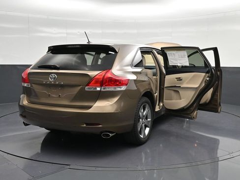 Used 2010 Toyota Venza FWD image 38