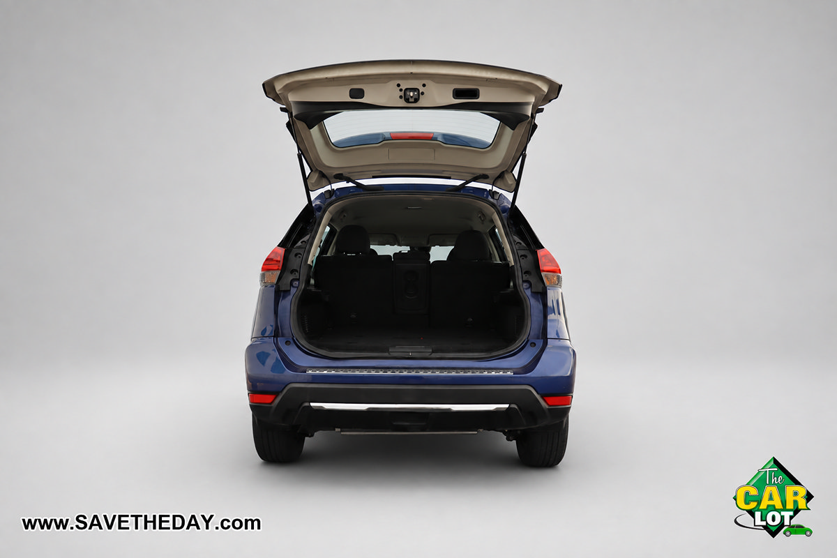 Used 2020 Nissan Rogue S FWD image 12