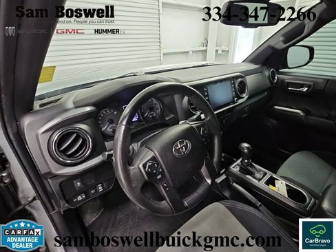 Used 2021 Toyota Tacoma TRD Off-Road w/ Technology Package AWD/4WD image 11