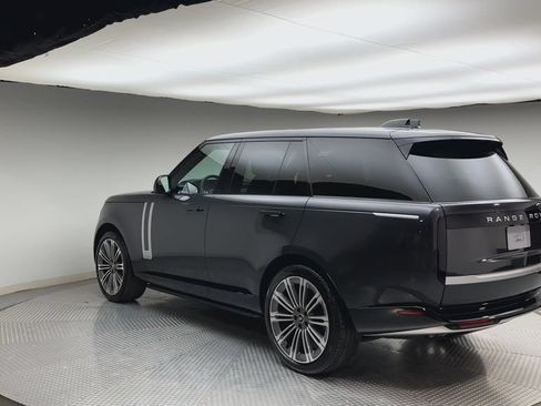 Certified 2025 Land Rover Range Rover Autobiography AWD/4WD image 4