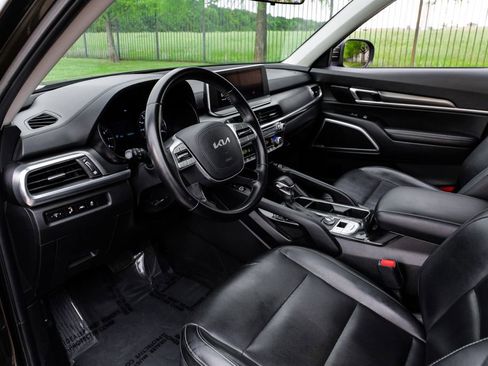 Used 2022 Kia Telluride S FWD image 5