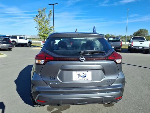 Used 2024 Nissan Kicks SV image 4