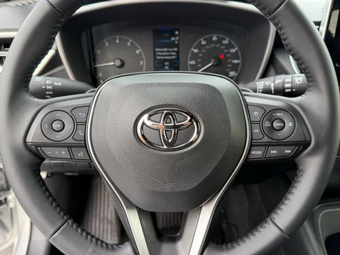 Used 2025 Toyota Corolla Hatchback image 31