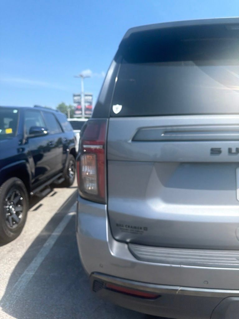 Used 2022 Chevrolet Suburban Z71 w/ Luxury Package AWD/4WD image 9