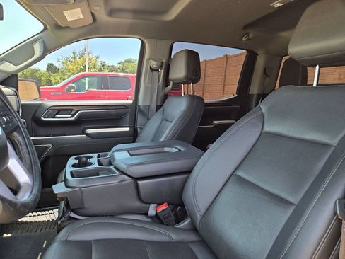 Used 2025 GMC Sierra 1500 SLT RWD image 6