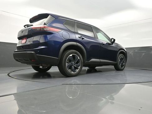 Used 2024 Nissan Rogue SV AWD/4WD image 38