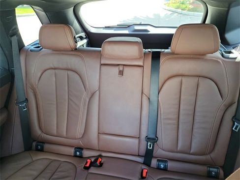 Used 2020 BMW X5 sDrive40i w/ Premium Package image 12
