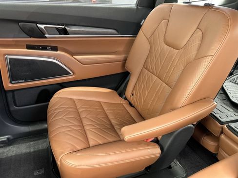 Certified 2025 Kia Telluride SX Prestige X-Line AWD/4WD image 20