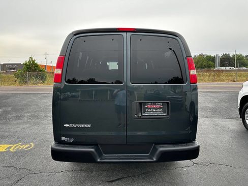 Used 2017 Chevrolet Express 2500 LS image 7
