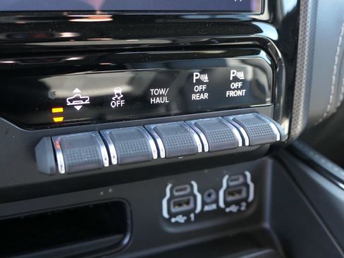 Used 2022 RAM 1500 Limited w/ Body Color Bumper Group AWD/4WD image 25