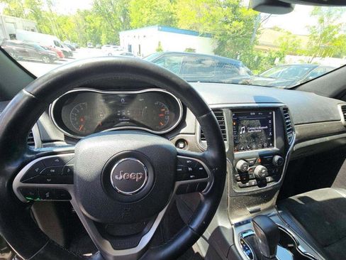 Used 2018 Jeep Grand Cherokee Altitude AWD/4WD image 5