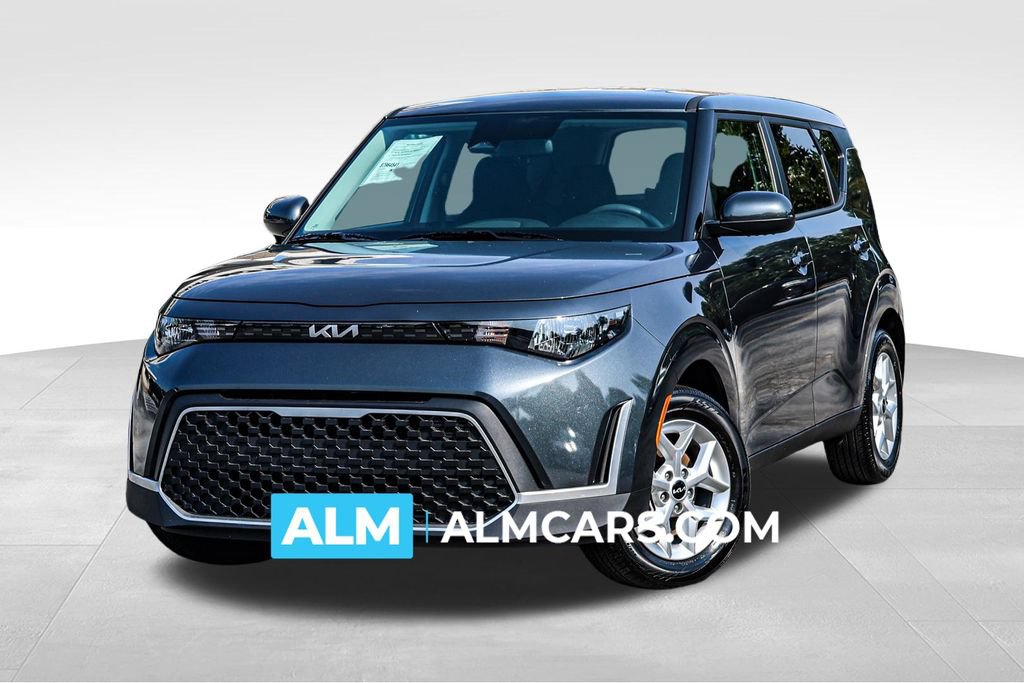 Used 2025 Kia Soul LX w/ LX Technology Package FWD image 1