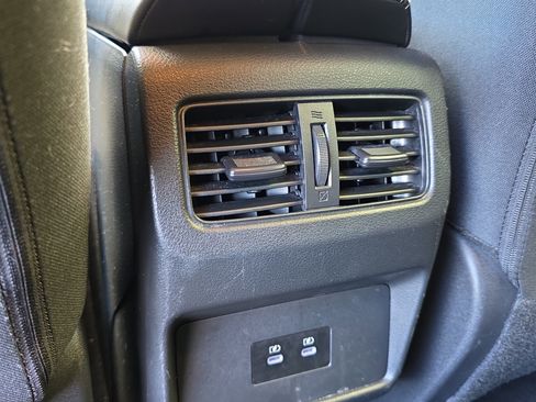 Used 2024 Nissan Rogue SV image 18