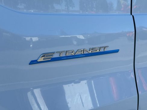 Used 2022 Ford E-Transit 148 High Roof w/ Load Area Protection Package RWD image 24