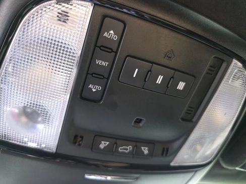 Used 2022 Dodge Durango R/T w/ Tow 'N Go Package AWD/4WD image 22