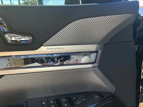 New 2025 BMW i7 xDrive60 w/ Premium Package image 13