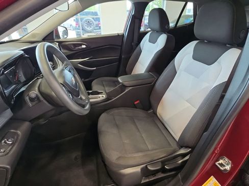 Used 2024 Chevrolet Trax LS w/ LS Convenience Package FWD image 14