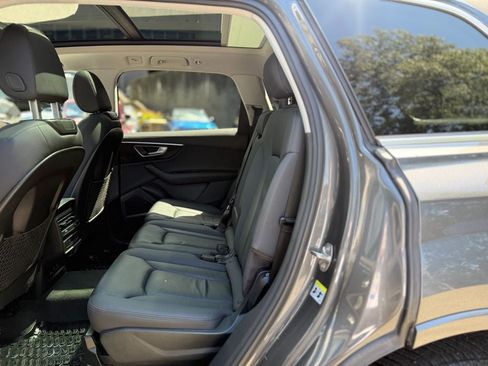 Used 2021 Audi Q7 2.0T Premium Plus w/ Premium Plus Package AWD/4WD image 15