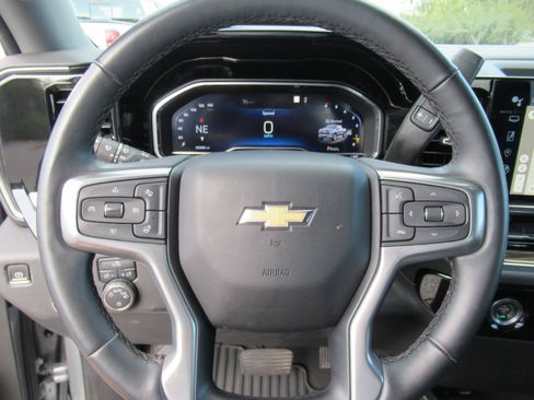 Used 2023 Chevrolet Silverado 1500 LT AWD/4WD image 20