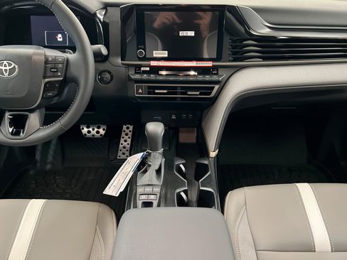 New 2026 Toyota Camry SE image 13