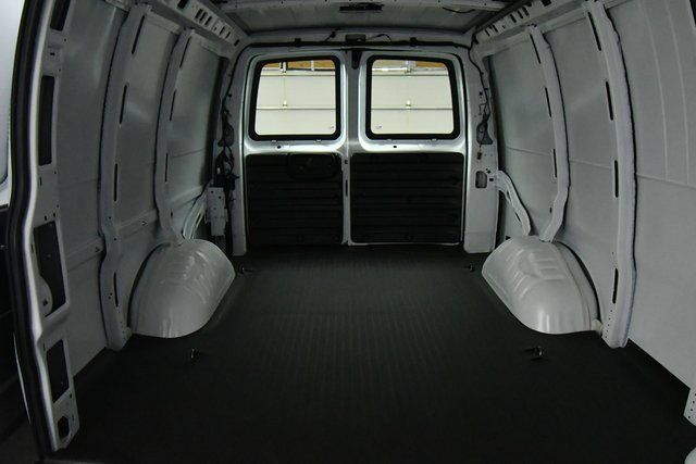 New 2025 Chevrolet Express 3500 Extended RWD image 23
