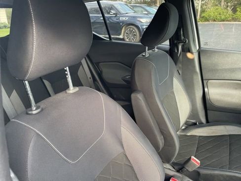 Used 2018 Nissan Kicks SV FWD image 13