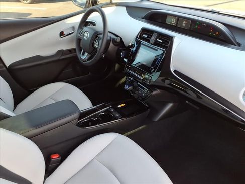 Used 2019 Toyota Prius L Eco image 17