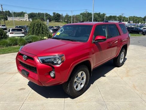 Used 2019 Toyota 4Runner SR5 AWD/4WD image 3