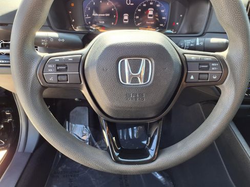 Used 2023 Honda Accord EX image 17