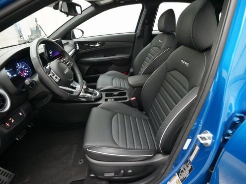 Used 2024 Kia Forte GT-Line w/ GT-Line Premium Package image 7