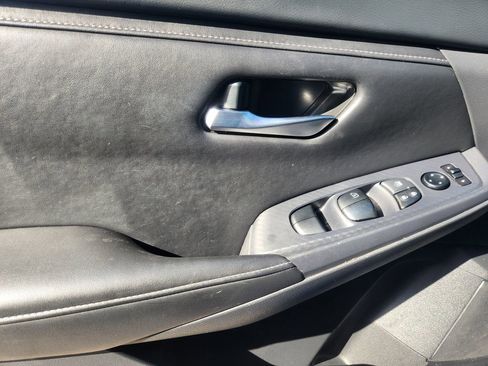 Used 2024 Nissan Sentra SV image 23