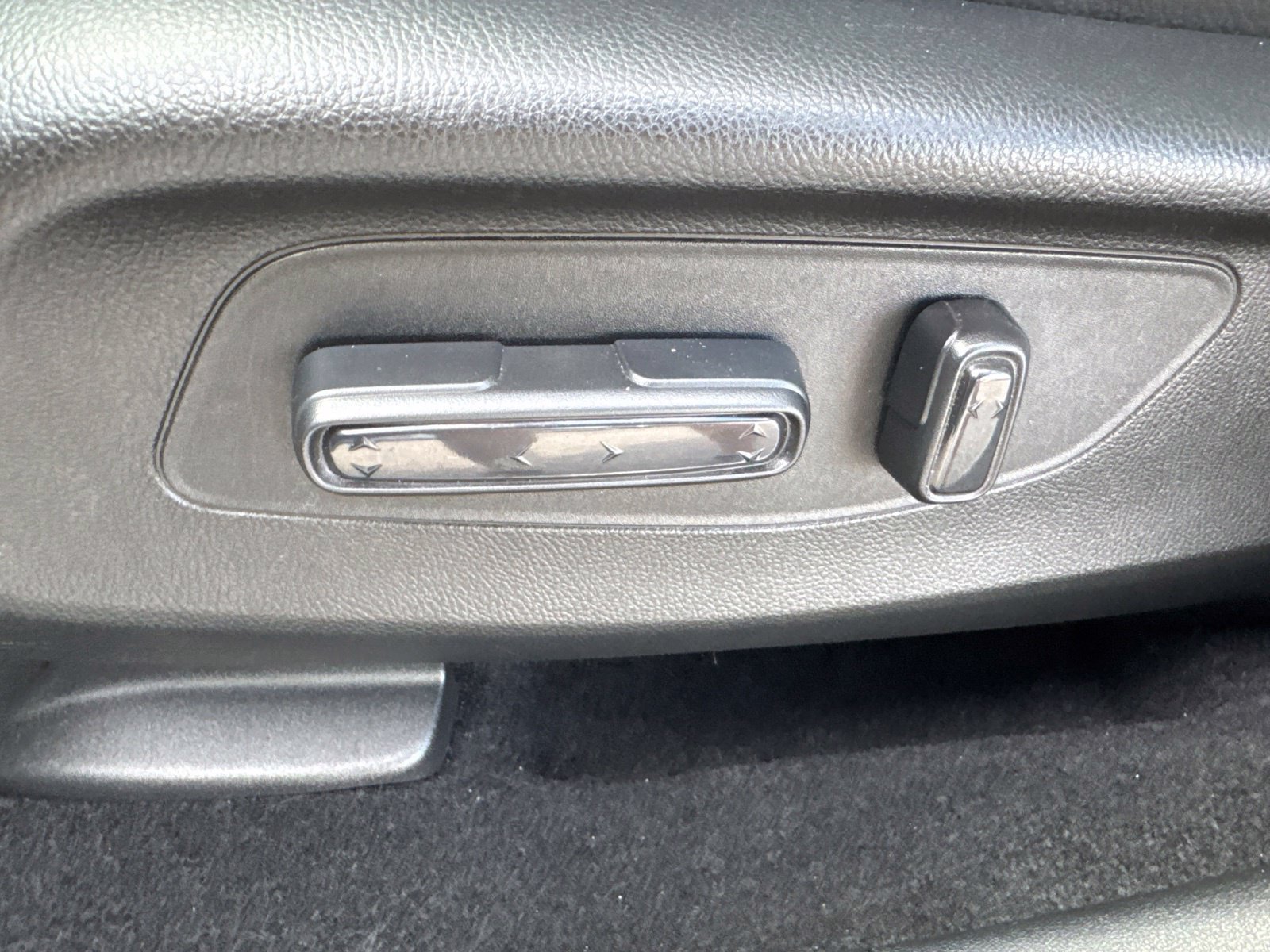 Used 2024 Honda HR-V EX-L image 17