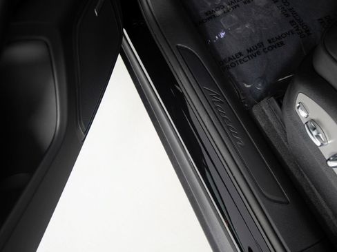 Certified 2026 Porsche Macan AWD/4WD image 22