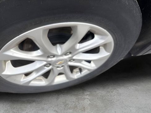 Used 2019 Chevrolet Equinox LT FWD image 9