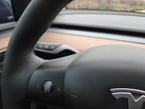 Used 2023 Tesla Model Y Long Range image 25