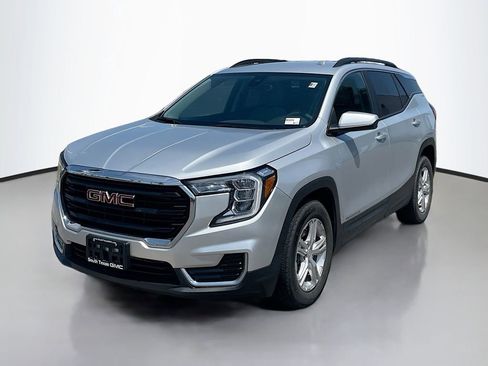 Used 2022 GMC Terrain SLE w/ Driver Convenience Package FWD image 2