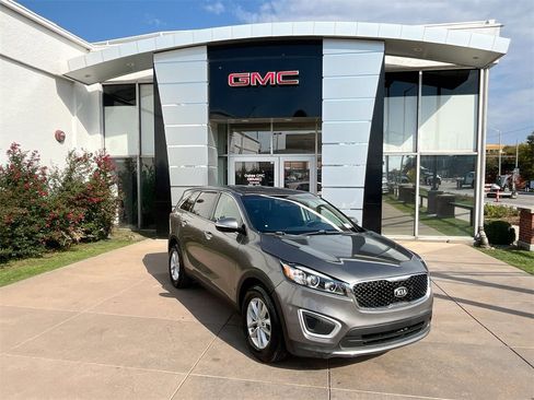 Used 2018 Kia Sorento L image 8