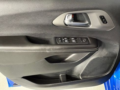 New 2027 Chrysler Pacifica Select FWD image 18
