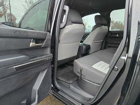 Certified 2025 Toyota Tacoma TRD Off-Road image 21